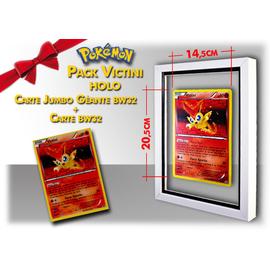 Cadre avec carte JUMBO géante pokemon Victini et la carte Victini BW32