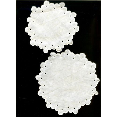2 Napperons Ronds Anciens  Brodés Diametres 13 Et 16 Cm