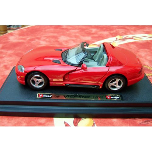 Dodge Viper 1992  Échelle1/24  Bburago-Bburago