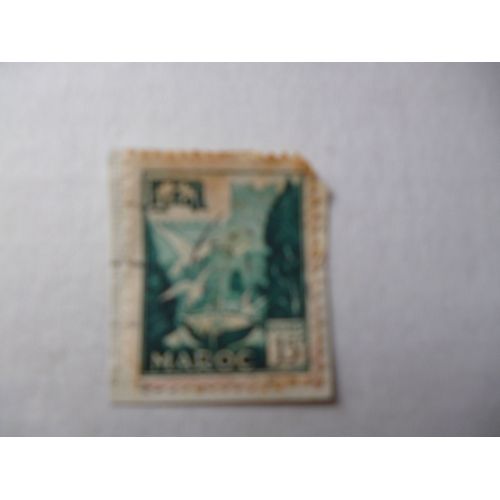 Timbre "Maroc :Oiseaux Devant Medina".