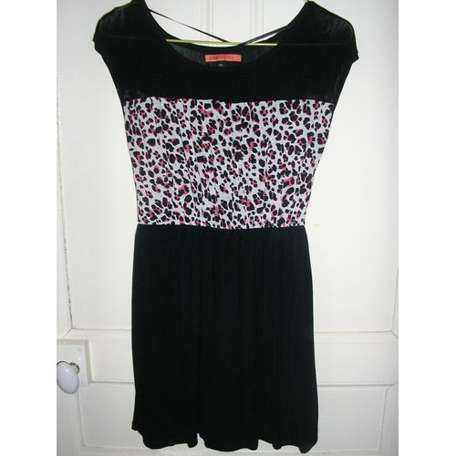 Robe Courte Noire/Multicolore Marque Bershka Taille 38