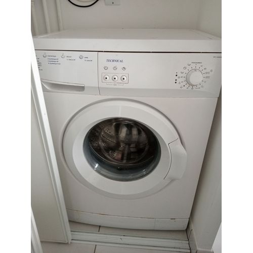 Bonjour machine a laver très bonne état