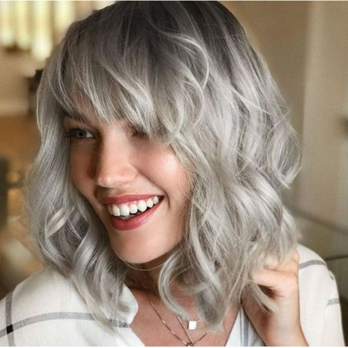 Perruque Femme Courte Avec Frange : Des Cheveux Naturels Pour Des Événements Hauts En Couleurs - Hello 