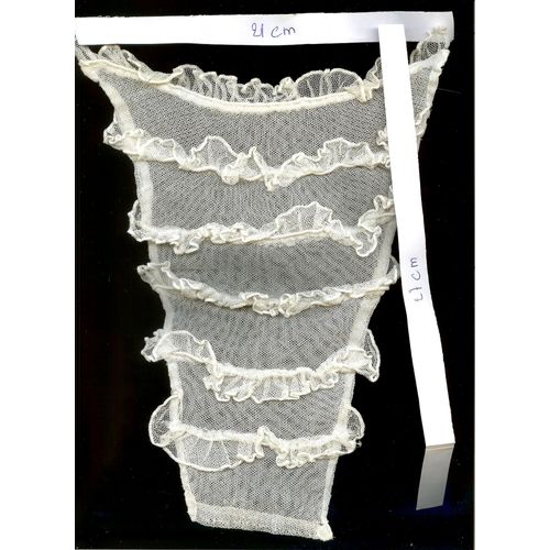 Jabot  Tulle Largeur 21 Cm Hauteur 27 Cm