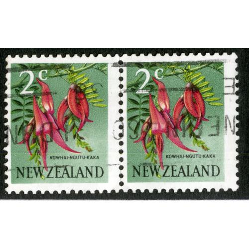 Deux Timbres Oblitérés New Zealand, Kowhai-Ngutu-Kaka, 2c