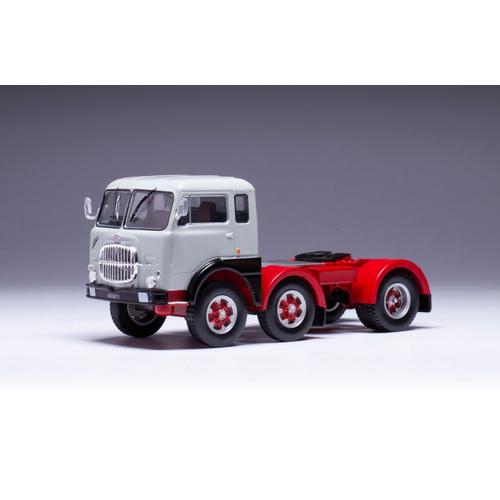 Fiat 690 T1 Gris 1961 1/43 Ixo