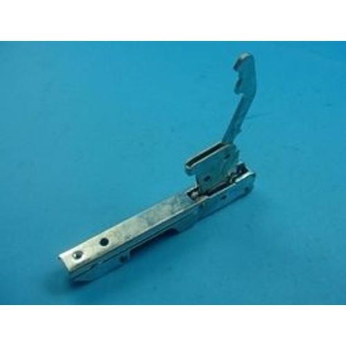 931330918. CHARNIERE PORTE DE FOUR DROITE OU GAUCHE SMEG FRANCE