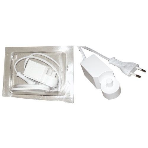 64725641. CHARGEUR DE VOYAGE BRAUN