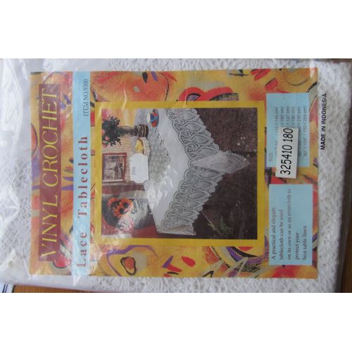 Nappe Crochet Blanche 137 X 180 En Vinyl