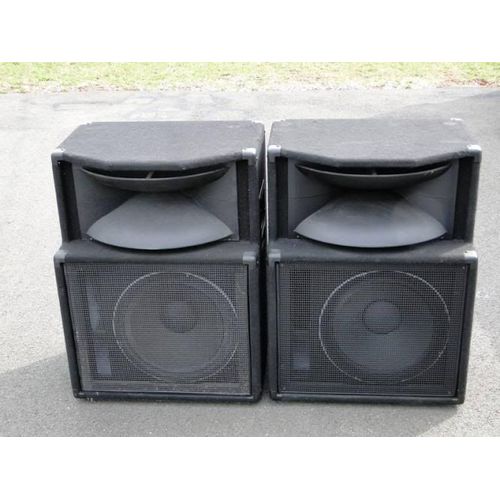 Une Paire De Peavey Sp2