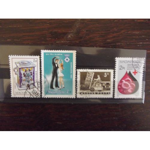 Lot De 4 Timbres Oblitérés Hongrie.