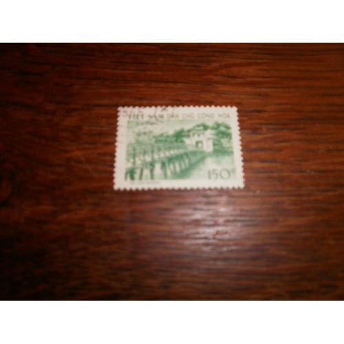 Timbre Du Viet-Nam Oblitéré.