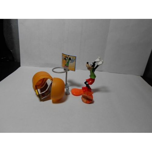 Kinder Surprise Mickey Mouse & Friends Dingo