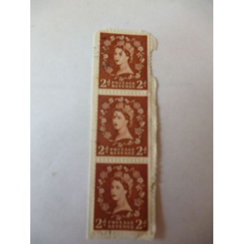 Timbre"Royaume Uni :Queen Elisabeth".3 Timbres.