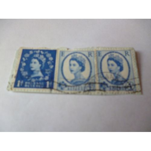 Timbres "Royaume Uni :Queen Elisabeth :Lot De 3 Timbres."