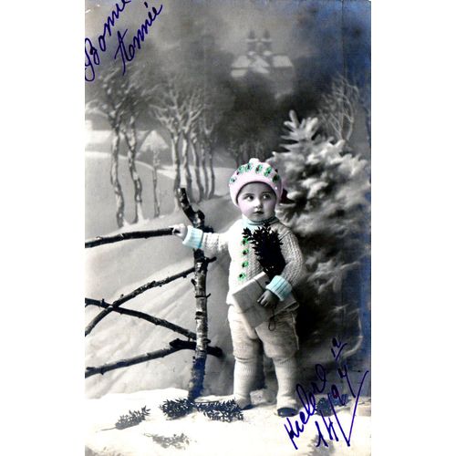 Carte Postale Ancienne, Ukraine, Enfant Dans La Neige, Barrière, Bonnet, Houx