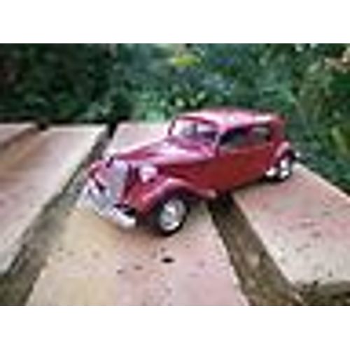 Voiture Miniature Solido Echelle 1/43 De La Traction 15,6-Solido