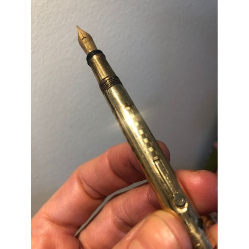 Stylo Plume À Pompe Cartier