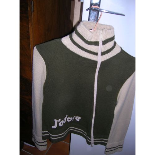 Veste J'adore 36/40 Polyester 97% Elasthanne 3%.