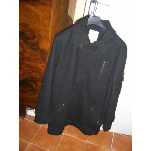 Manteau Teddy Smith Taille L 63% Laine 22% Polyester 11% Viscose 4% Autres Fibres.