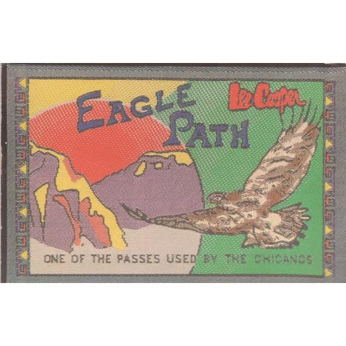 Publiété Lee Cooper Eagle Path : One Of The Passes Used By The Chicanos Réalisé Comme Un Porte-Photo Pour Tenir En Équilibre Ralisé En Carton Ud