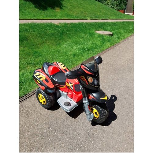 Jouet Électrique Quad Tricycle Trimoto Red Racer A Chargeur Feber Vitesse Max 5,6 Km/H Cycle 3 Roues Rechargeable Petit Enfant Dès 3ans Facile À Utiliser Fonctionne Accélérateur Frein Sécurité Solid