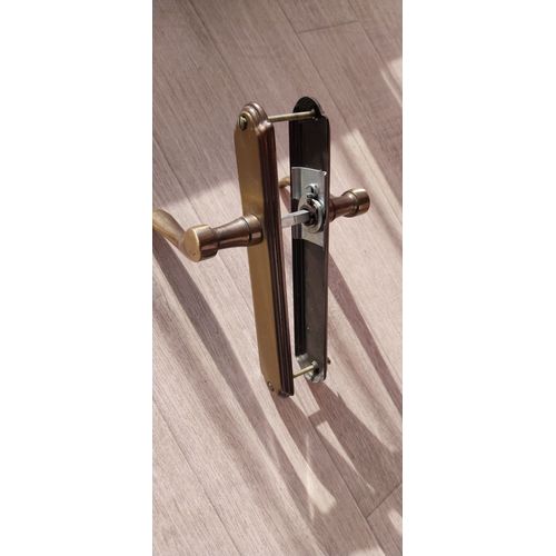 POIGNEE DE PORTE INTERIEUR