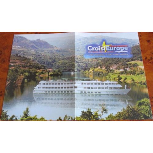 Belle image couleurs publicitaire pour CroisiEurope représentant un bateau de croisière sur le Douro (Portugal)-32x21.5cm