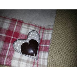 Torchon Bis Avec Coeur Brodé Et Coeur Bois