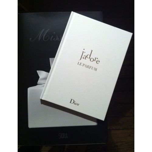Revue/Livre Publicitaire Dior - J'adore - Le Parfum 0