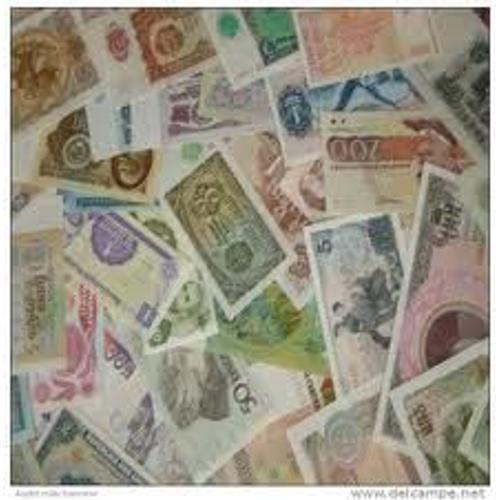 50 Billets De Banque Differents - Tous Pays