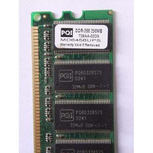 Barrette Mémoire 256Mo RAM DDR Infineon HYS64D32020GDL-6-B SO-DIMM PC-2700S - Informatique
