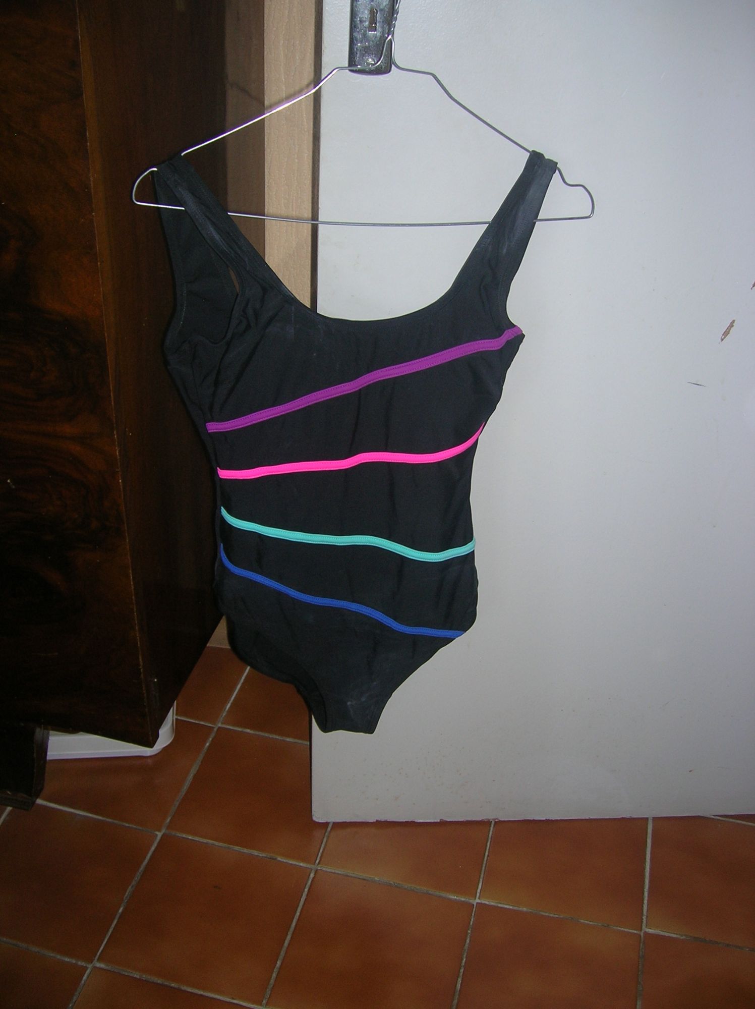 Maillot De Bain Blanche Porte Taille 40.