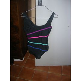 Maillot De Bain Blanche Porte Taille 40.