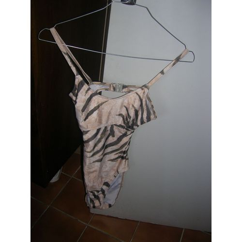 Maillot De Bain Été À Paris Taille 38.