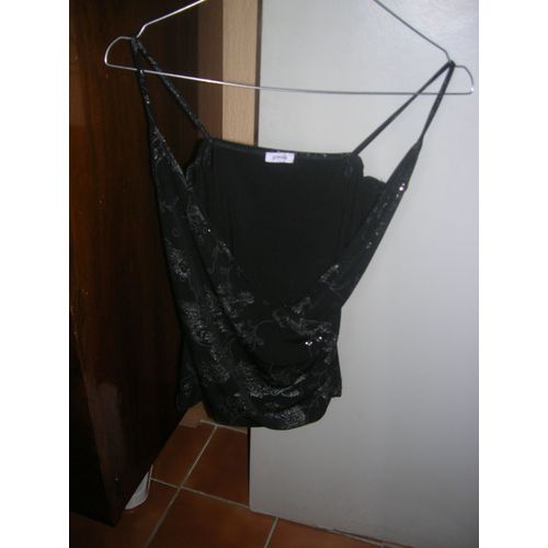 Cache-Coeur Pimkie Taille S 93% Polyester 7% Elasthanne.
