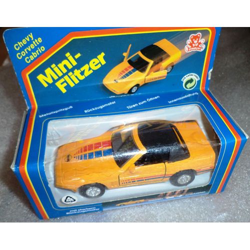 Playbear - Chevy Corvette Cabiolet Fermé Jaune 1:43