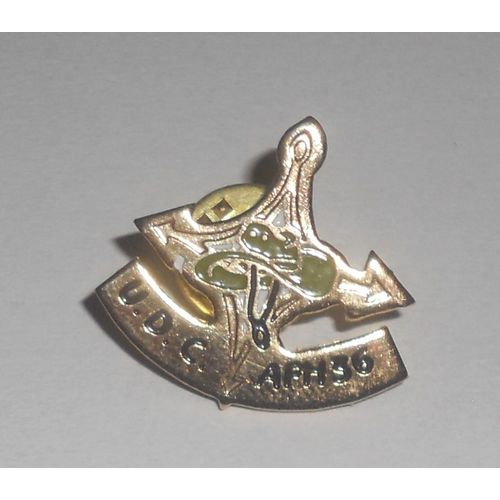 Pin's Armée/ Udc Afn 36 (Union Des Combattants En Afrique Du Nord) / Croix D'agadez