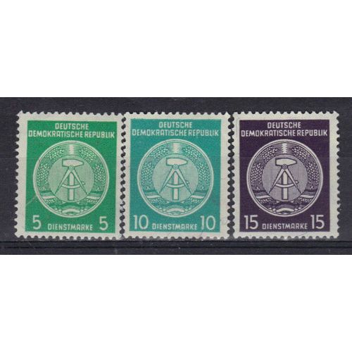 Allemagne Ddr 1955 : Armoiries : Fond Central Ligné : Cadran Du Compas Débordant À Droite - Série De 3 Timbres De Service Neufs *