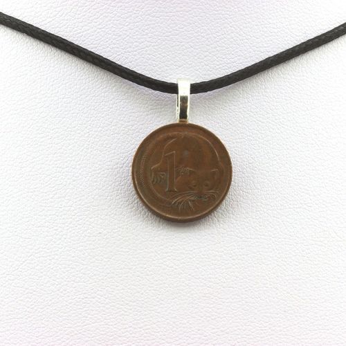 Collier Pièce De Monnaie Australie 1 Cent Elizabeth Ii. Cordon Noir.