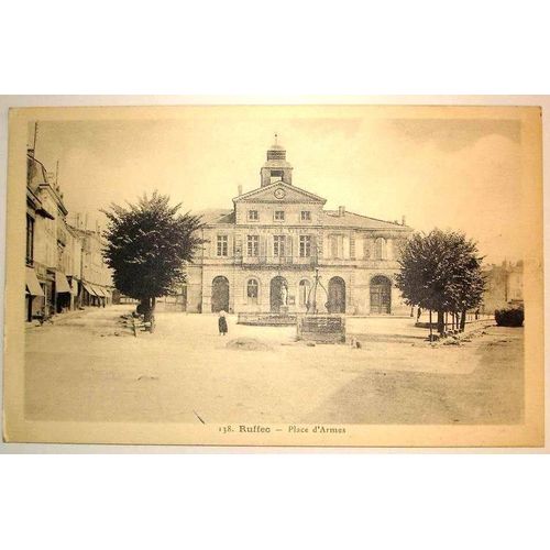 Carte Postale Ancienne Charente Ruffec Place D Armes