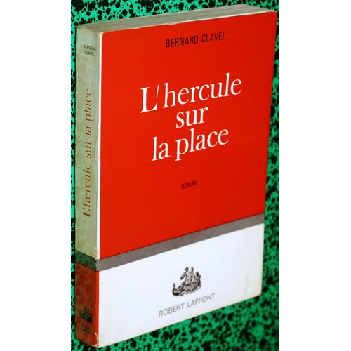 L'hercule Sur La Place.    Format Non Precis 