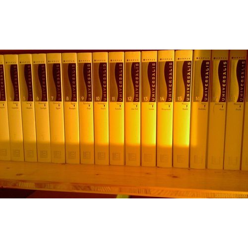 Encyclopedia universalis (de 1974 à 1995) Rakuten