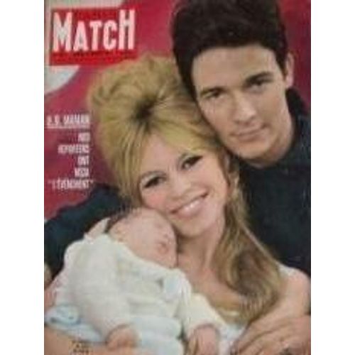 Paris Match  N 563 : Brigitte Bardot Maman/Affaire Jaccoud/ Mariage De Pamela Mountbatten