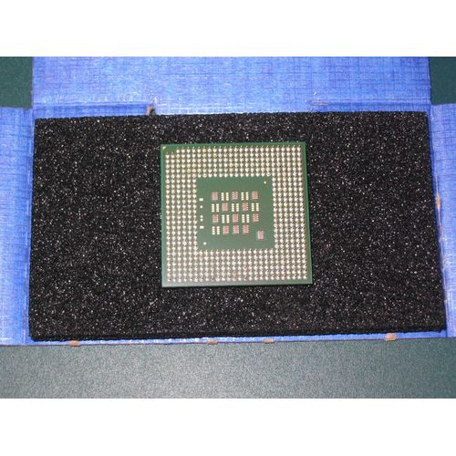 Intel Pentium 4  2.6 GHz srie SL6WS philipines cache 512 kb frquence 800 MHz support 478