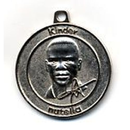 Medaille Kinder Nutella Lilian Thuram Numro 15
