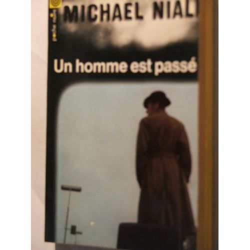 Un Homme Est Pass   de michael niall  Format Poche 