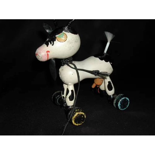 Ancien Jouet En Bois  Tirer Vache