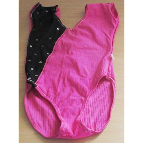 Ancien Justaucorps De Danse/Twirling Port Il Y A Une Quarantaine D'annes-Lycra Rose Vif Avec Application D'une Bande Noire Unie Avec Perles Roses Sur Un Ct-Croisillons Au Dos-Taille 14ans/36