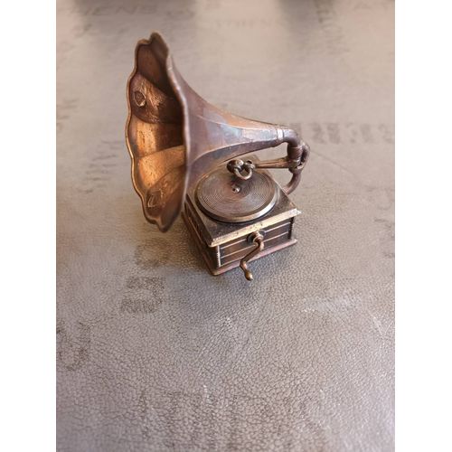 Ancien Taille Crayon En Forme De Gramophone